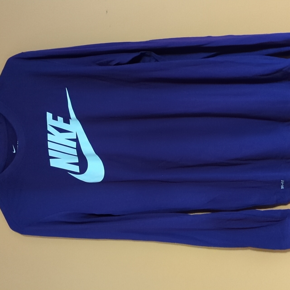 Mens Nike Medium Long Sleeve
